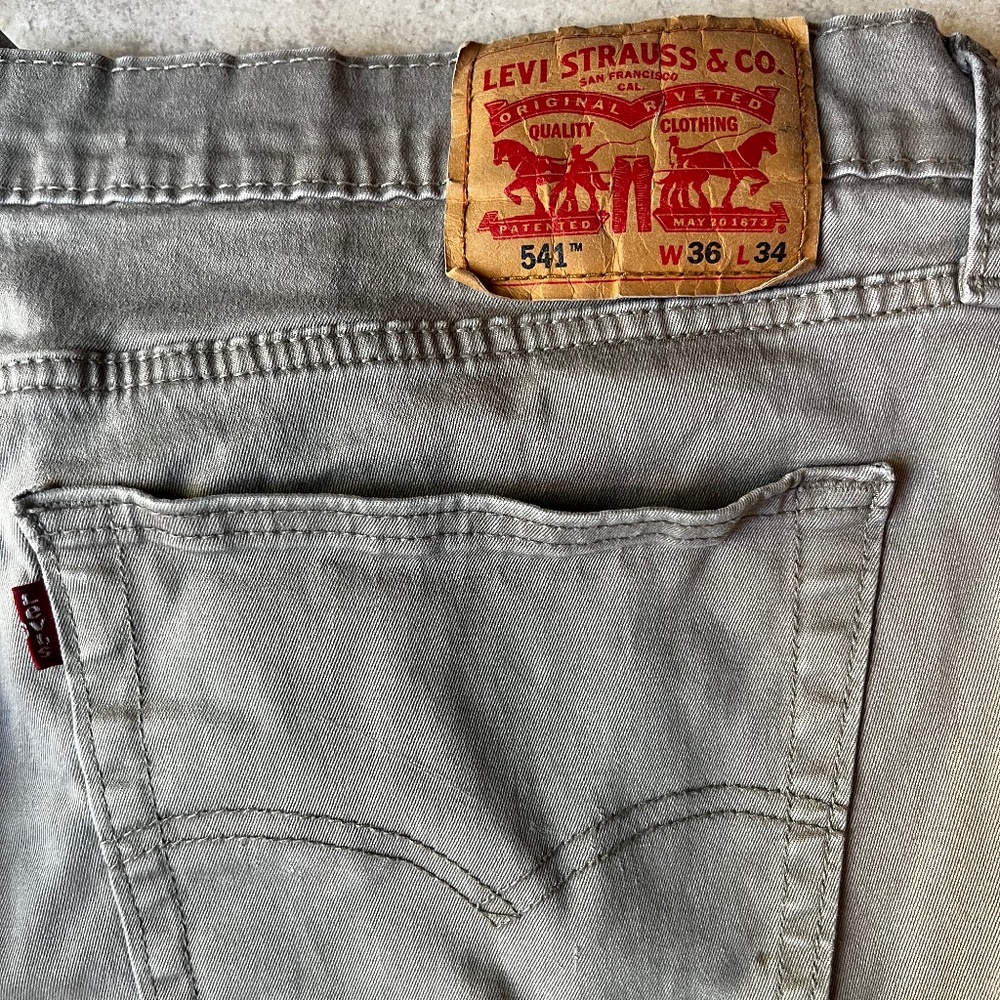 Levi’s 541 Khaki